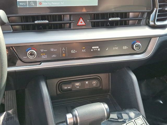 Used 2024 Kia Sportage EX image 18