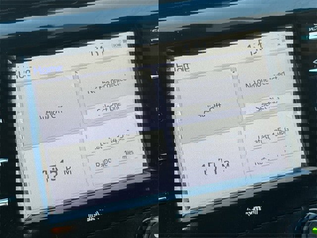 Used 2020 Toyota Camry SE image 18