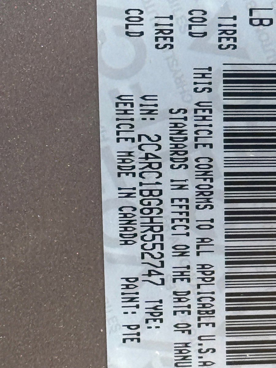 Used 2017 Chrysler Pacifica Touring-L w/ Tire & Wheel Group image 35