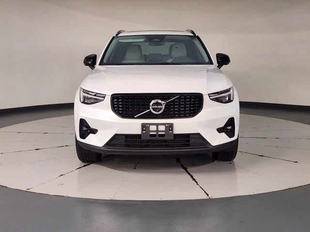 Certified 2026 Volvo XC40 B5 Plus AWD/4WD image 8