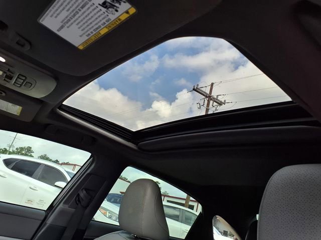 Used 2019 Toyota Avalon Limited image 13