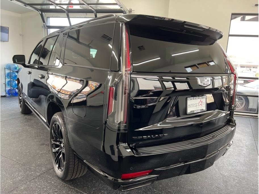 Used 2023 Cadillac Escalade ESV Sport Platinum w/ LPO, ONYX Package image 4
