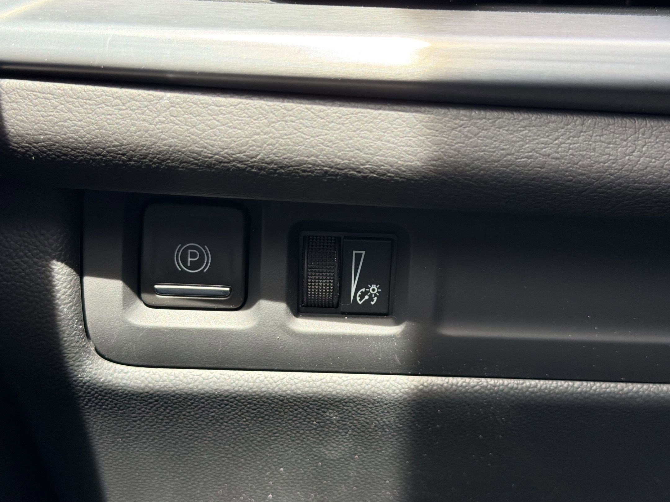 Certified 2024 Cadillac XT4 Sport image 16