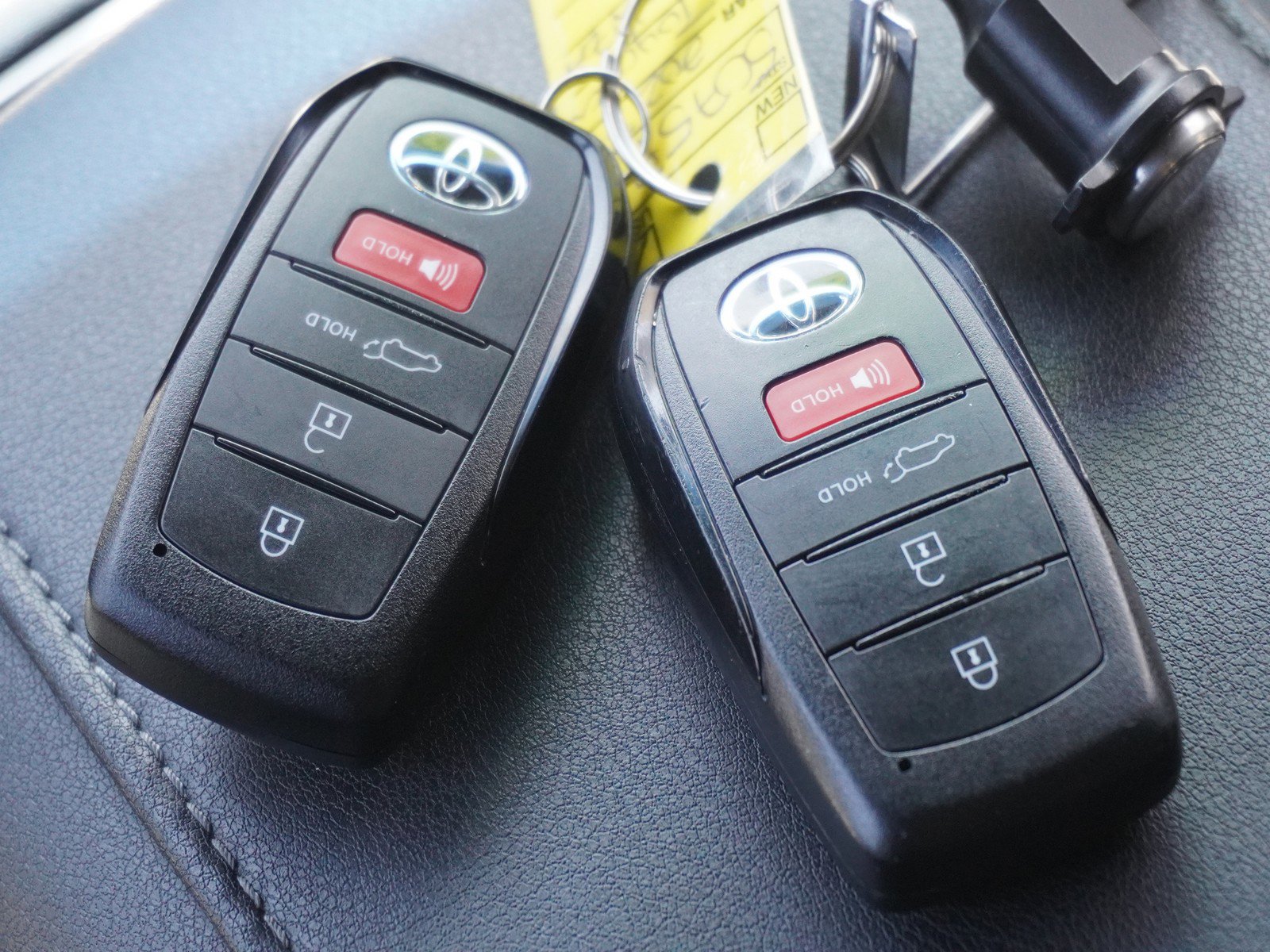 Used 2023 Toyota Venza XLE AWD/4WD image 17