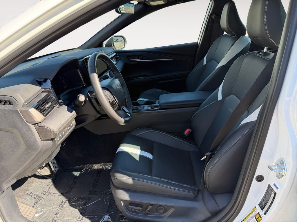 Used 2025 Toyota Camry SE w/ Multimedia Upgrade Package AWD/4WD image 6