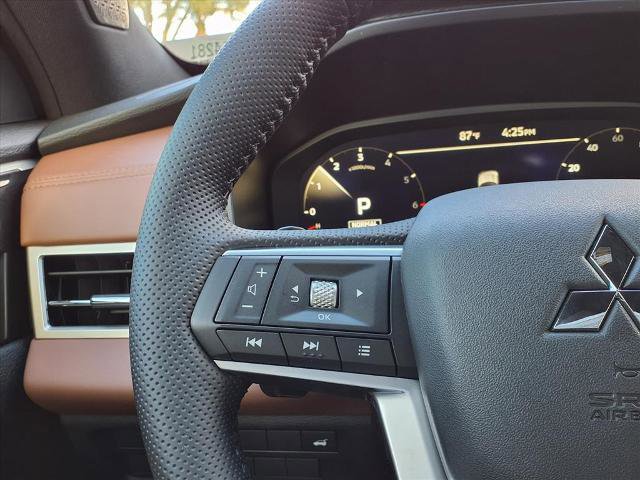 New 2026 Mitsubishi Outlander SEL image 19