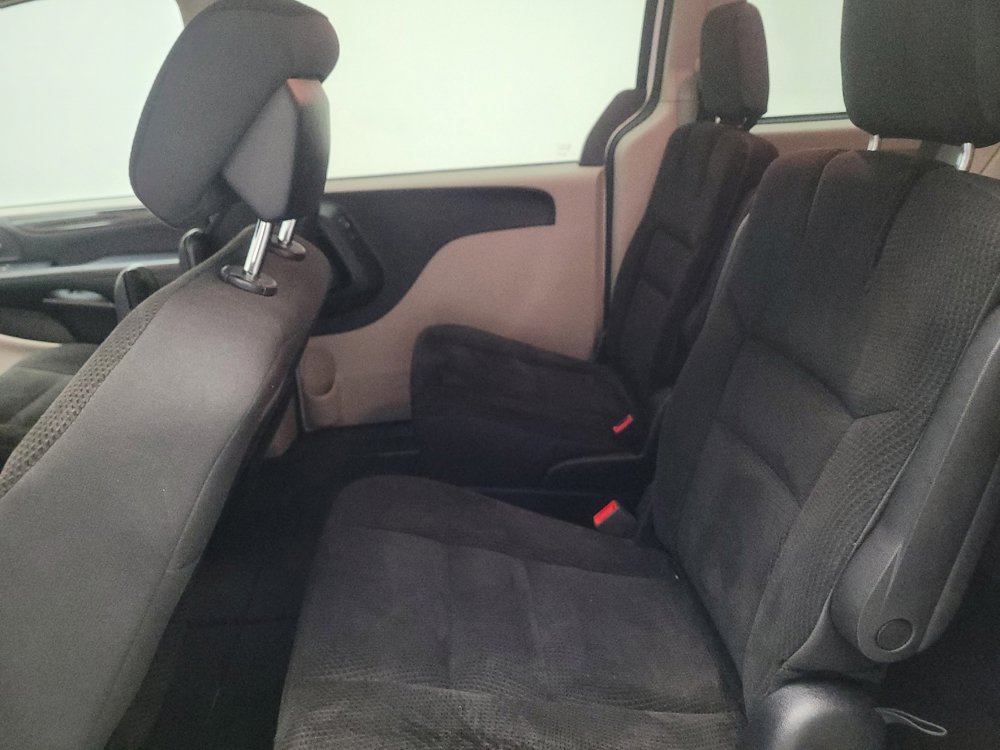 Used 2019 Dodge Grand Caravan SE w/ UConnect Hands-Free Group FWD image 18