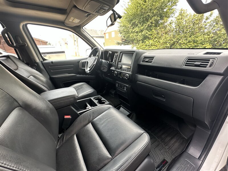 Used 2014 Honda Ridgeline SE image 28