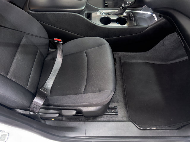 Used 2025 Chevrolet Malibu LT FWD image 12