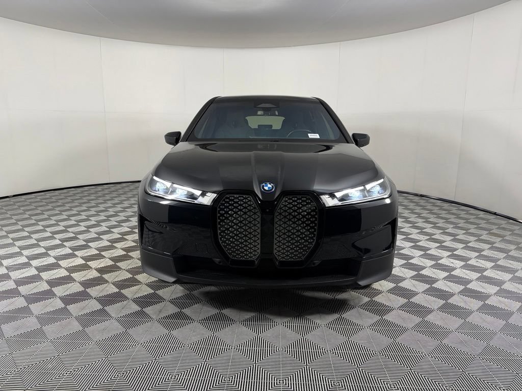 Used 2024 BMW iX xDrive50 AWD/4WD image 3