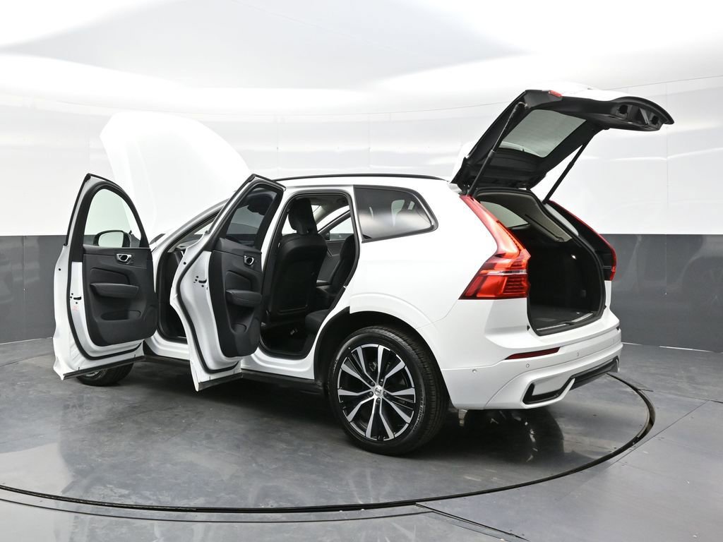 Used 2025 Volvo XC60 B5 Plus w/ Climate Package AWD/4WD image 41