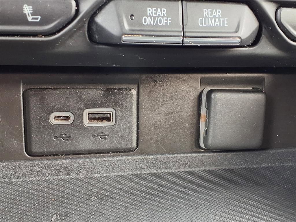 Used 2021 Chevrolet Tahoe RST w/ Luxury Package RWD image 7