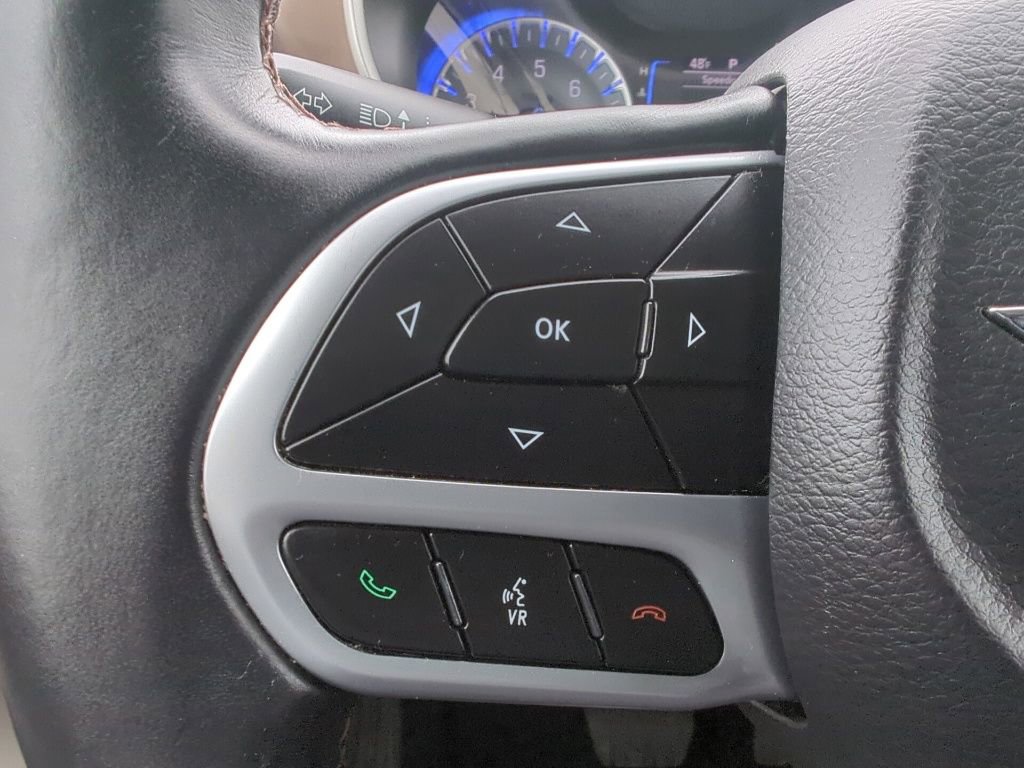 Used 2018 Chrysler Pacifica Touring-L w/ Tire & Wheel Group image 29