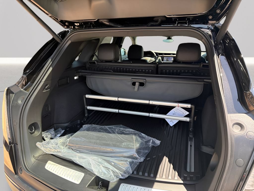New 2026 Cadillac XT5 Sportv w/ LPO, Onyx Lite Package AWD/4WD image 45