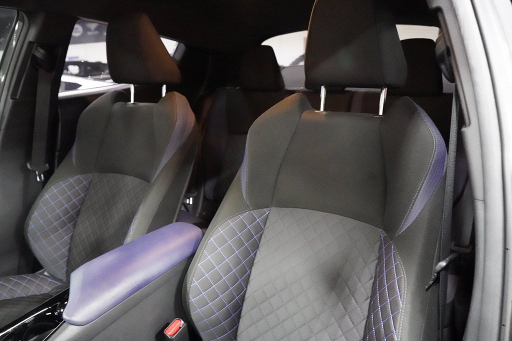Used 2021 Toyota C-HR XLE FWD image 11