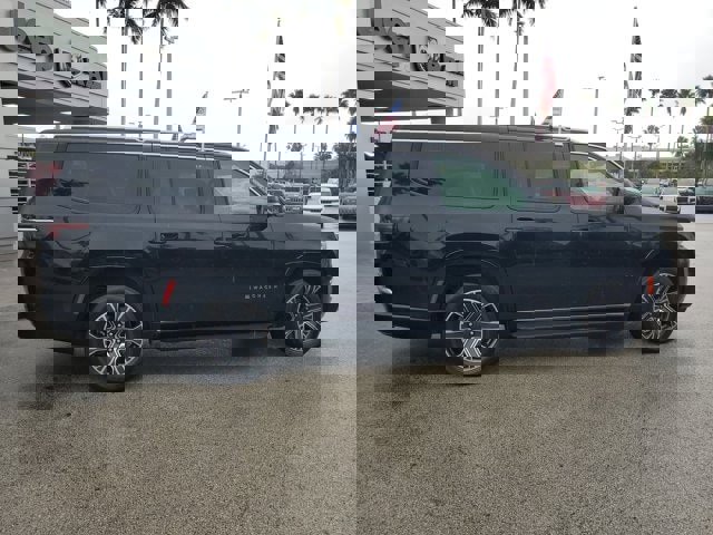 Used 2024 Jeep Wagoneer L Series II w/ Flexible Seating Group image 8