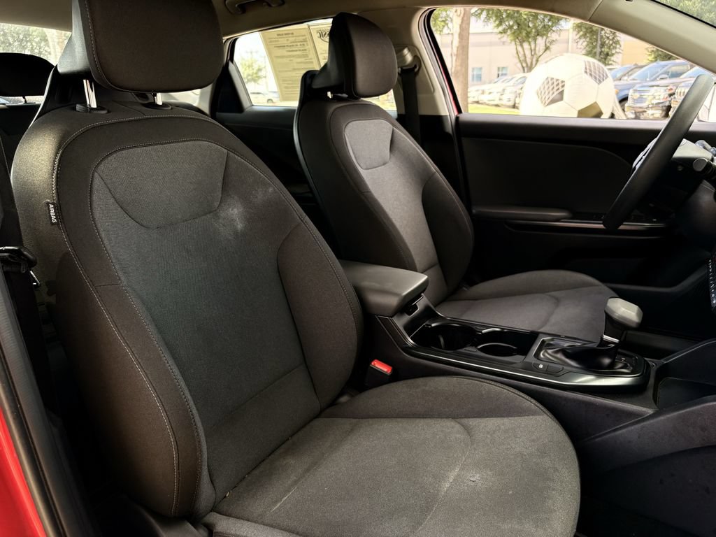 Used 2025 Kia K4 FWD image 27