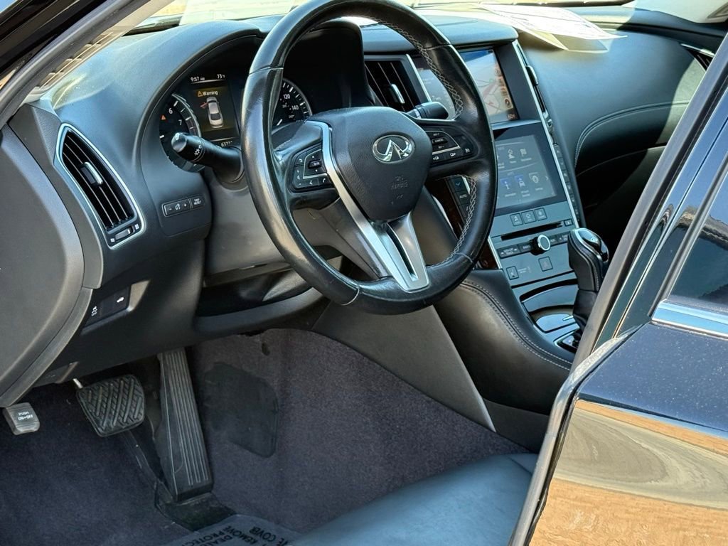 Used 2018 INFINITI Q50 Luxe w/ Essential Package (3.0T Luxe) image 6