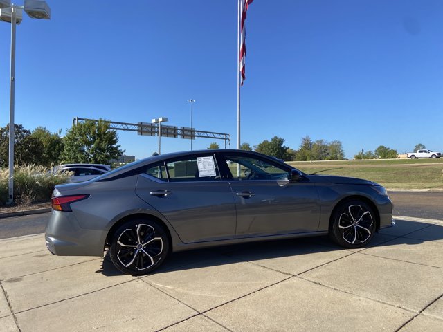 Used 2025 Nissan Altima 2.5 SR FWD image 19