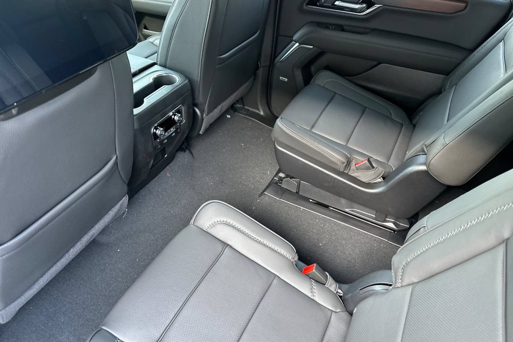 New 2026 GMC Yukon XL Denali w/ Advanced Technology Package AWD/4WD image 12