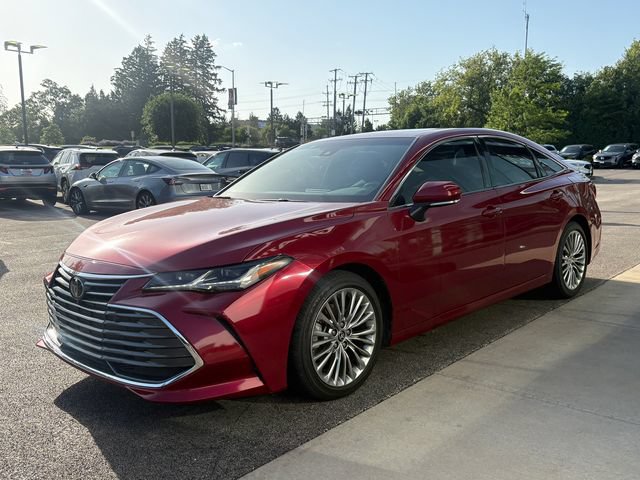 Used 2022 Toyota Avalon Limited w/ Advanced Safety Package FWD image 4