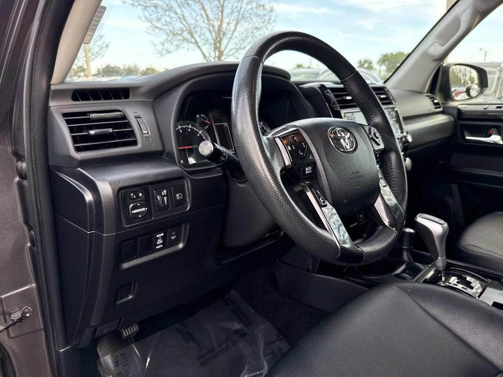Used 2022 Toyota 4Runner TRD Off-Road Premium AWD/4WD image 26
