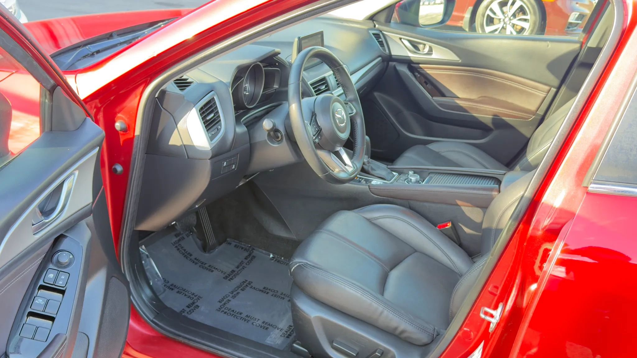 Used 2018 MAZDA MAZDA3 Touring FWD image 11