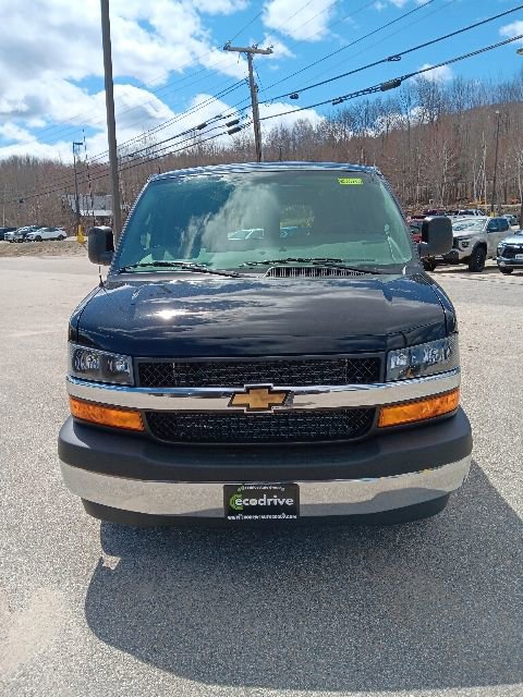 New 2026 Chevrolet Express 2500 Extended RWD image 2