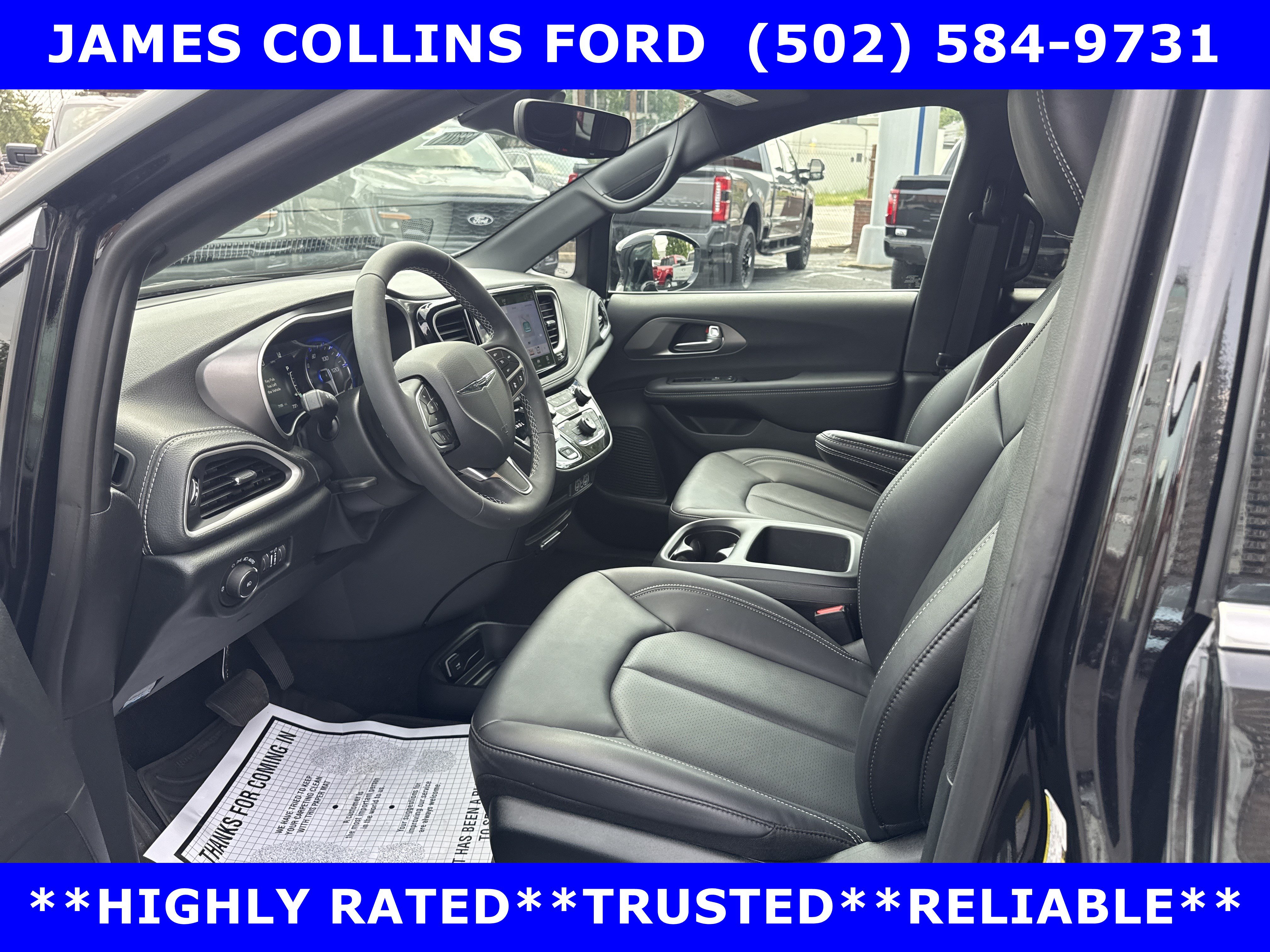 Used 2025 Chrysler Pacifica Select FWD image 10