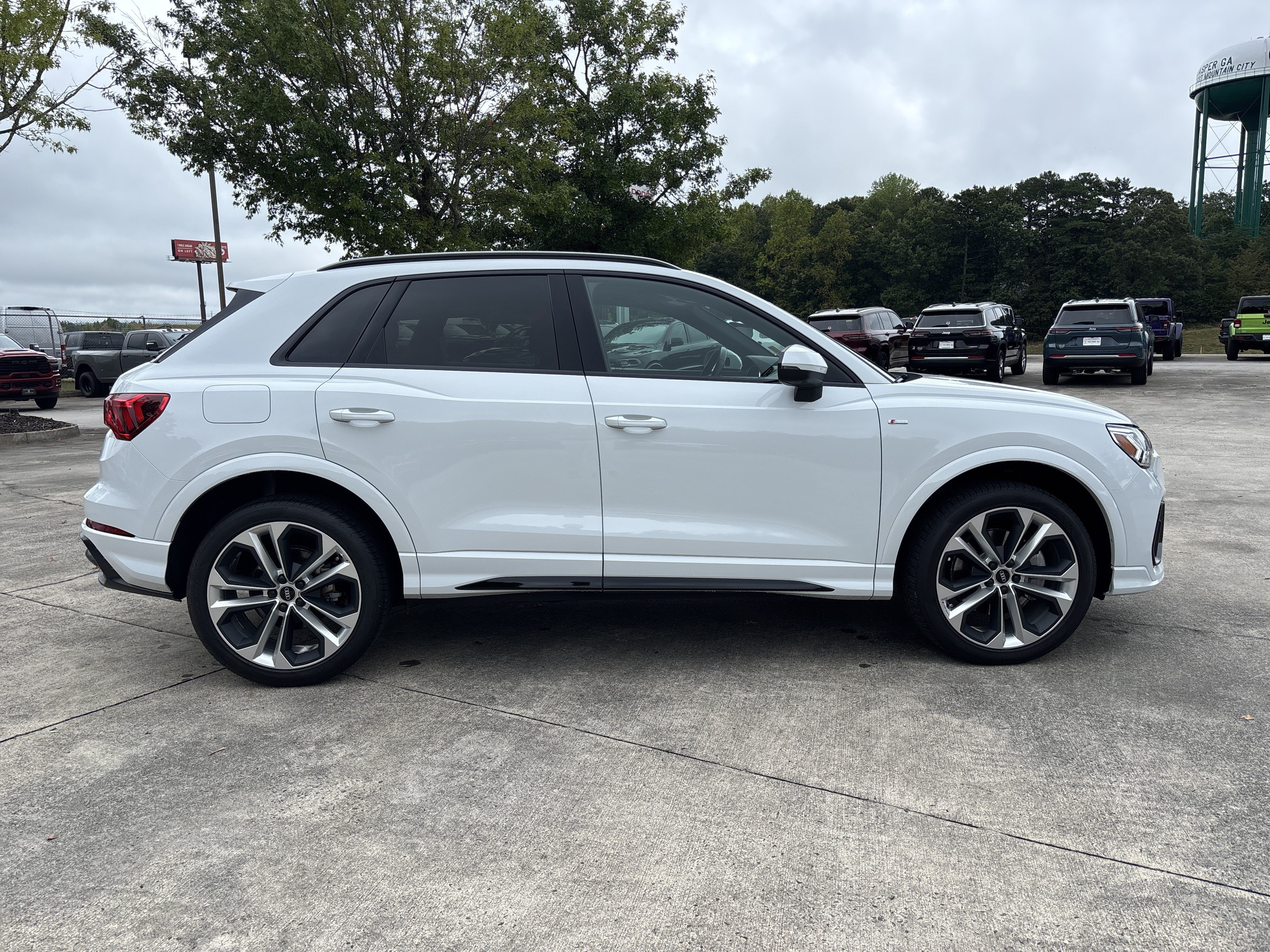 Used 2022 Audi Q3 2.0T Premium Plus AWD/4WD image 8