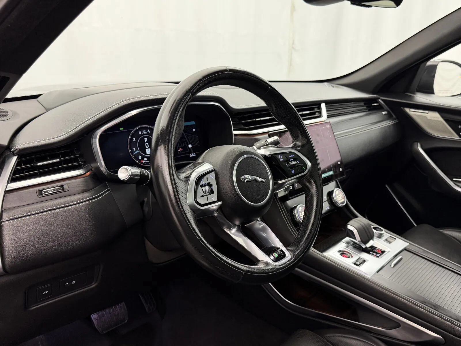 Used 2021 Jaguar F-PACE R-Dynamic S AWD/4WD image 9