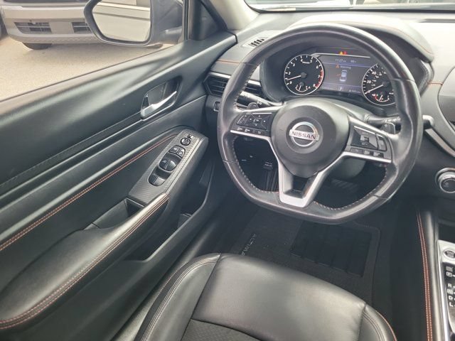 Certified 2022 Nissan Altima 2.5 SR w/ Midnight Edition Package FWD image 16