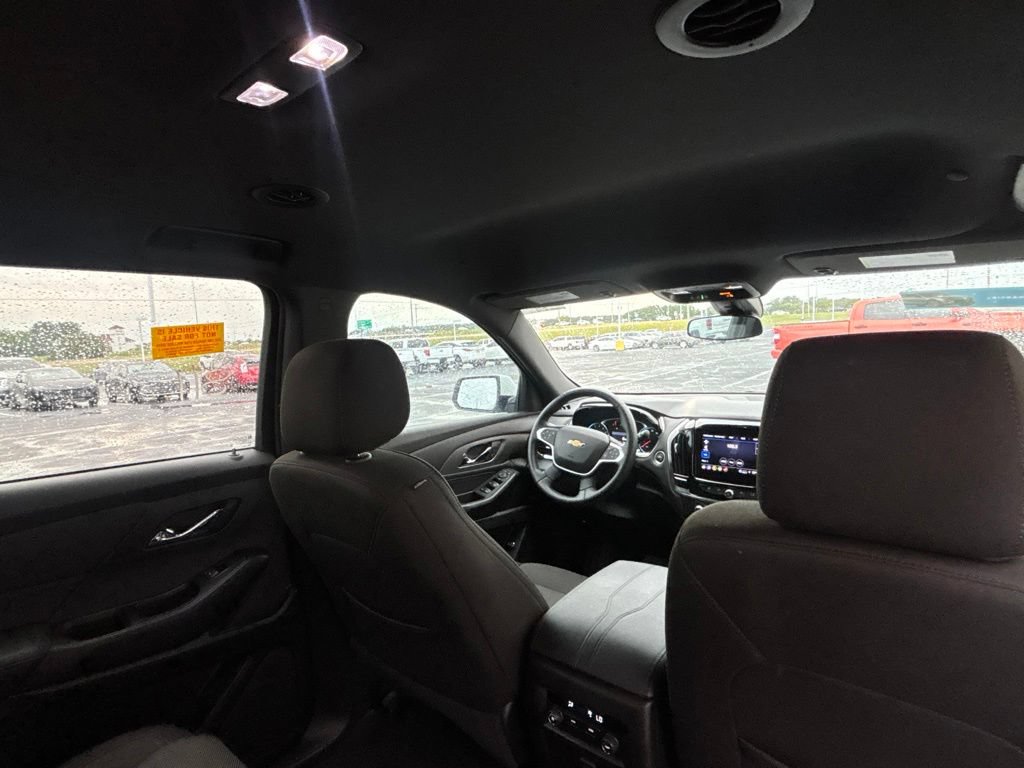 Used 2023 Chevrolet Traverse LT FWD image 30