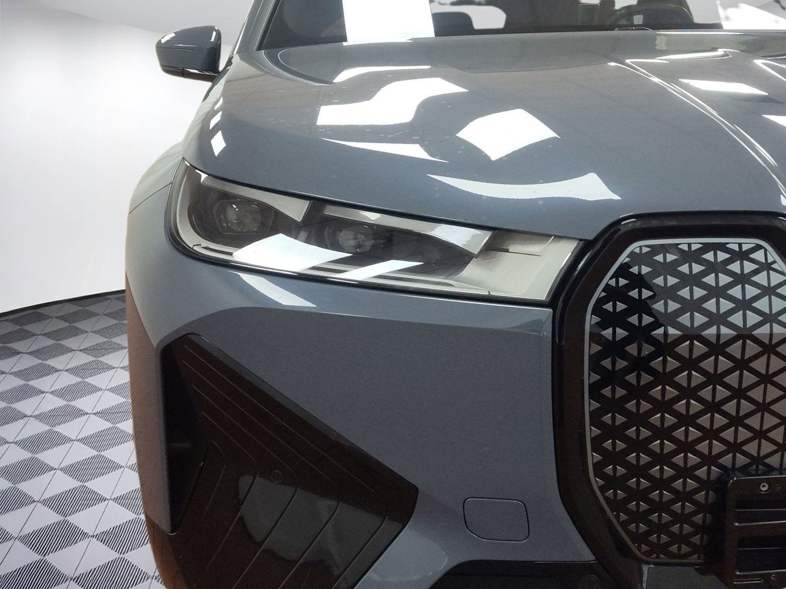 Used 2023 BMW iX xDrive50 w/ Ultimate Package 2 image 10