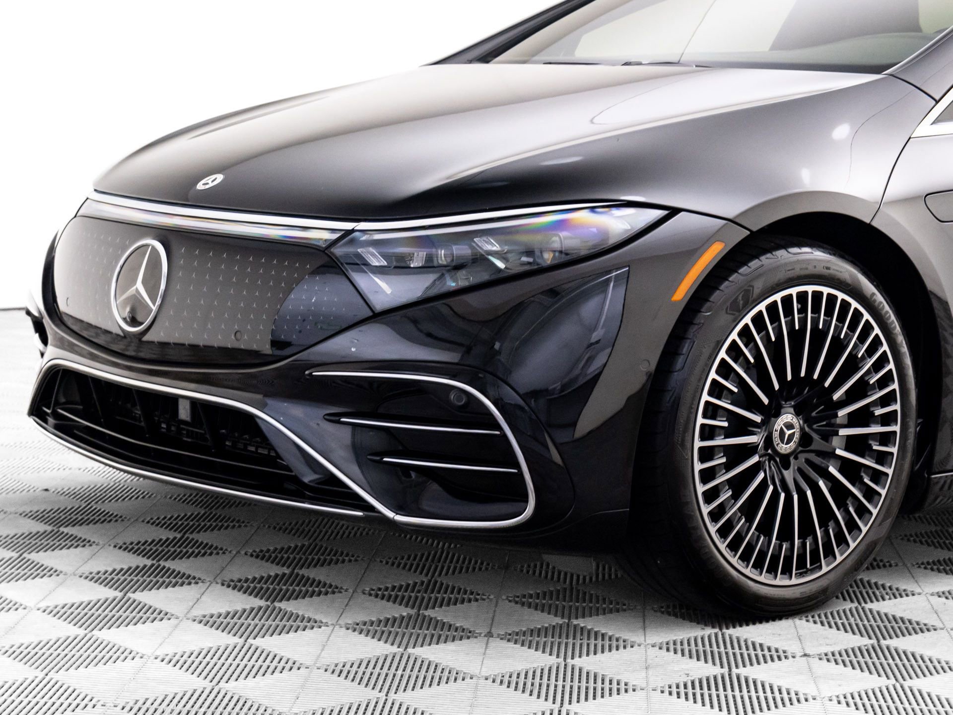 Used 2022 Mercedes-Benz EQS 580 4MATIC Sedan image 37