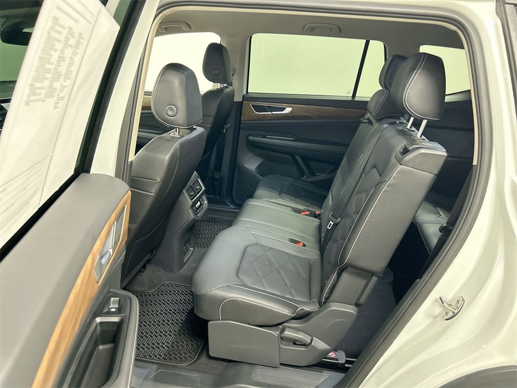 Certified 2025 Volkswagen Atlas SE image 14