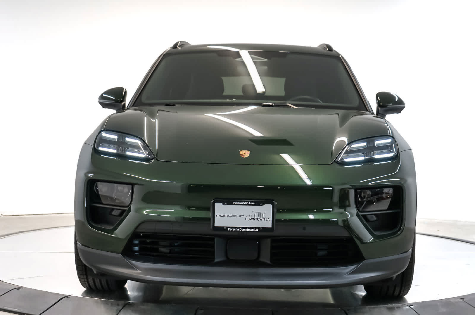 Certified 2026 Porsche Macan Electric RWD image 6