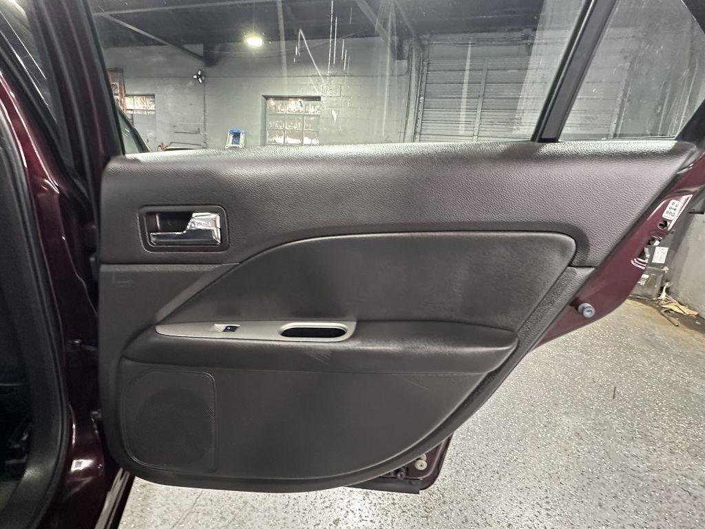Used 2011 Ford Fusion SEL w/ 302A Rapid Spec Order Code FWD image 34