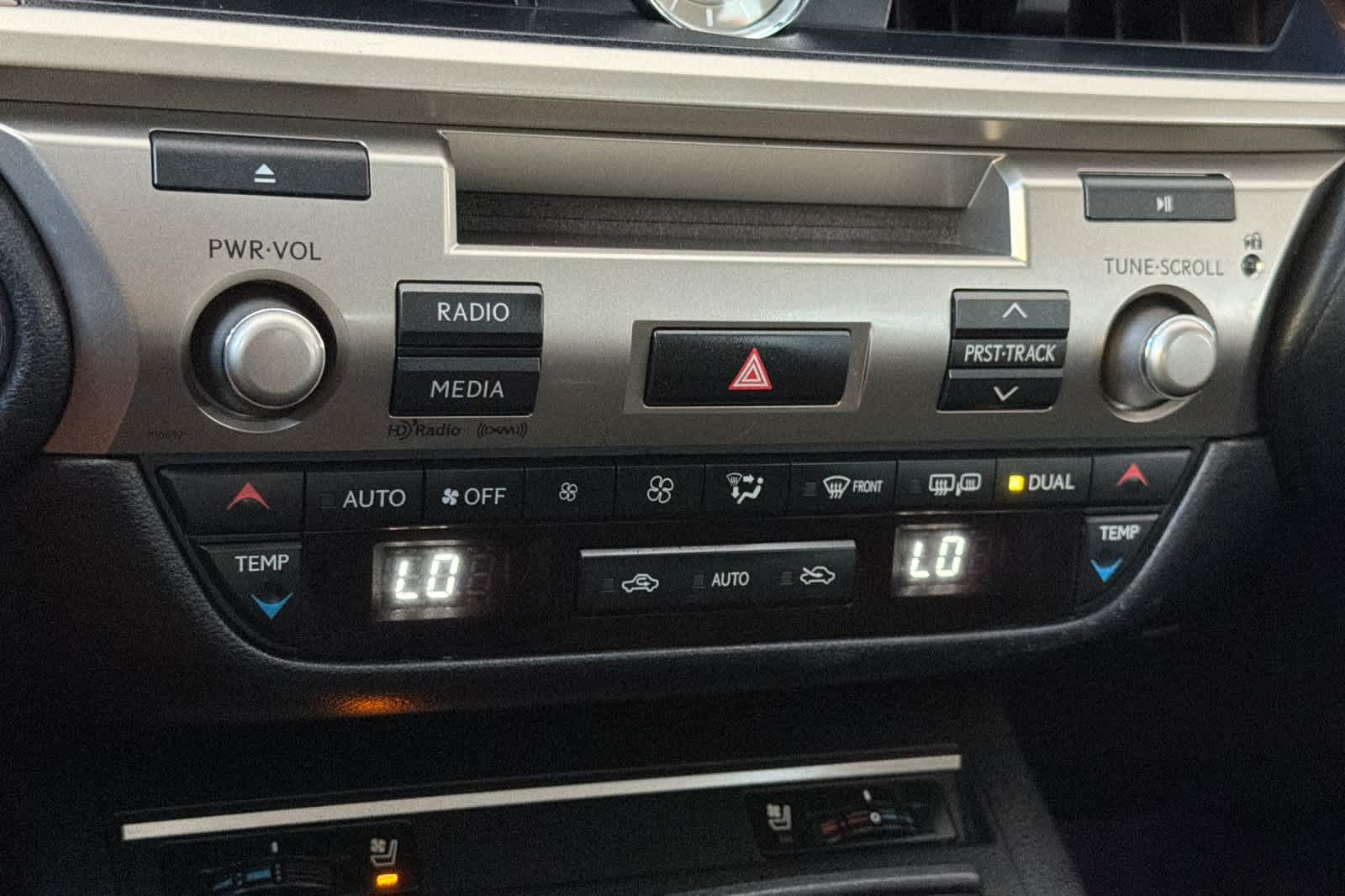 Used 2014 Lexus ES 350 w/ Premium Package FWD image 21