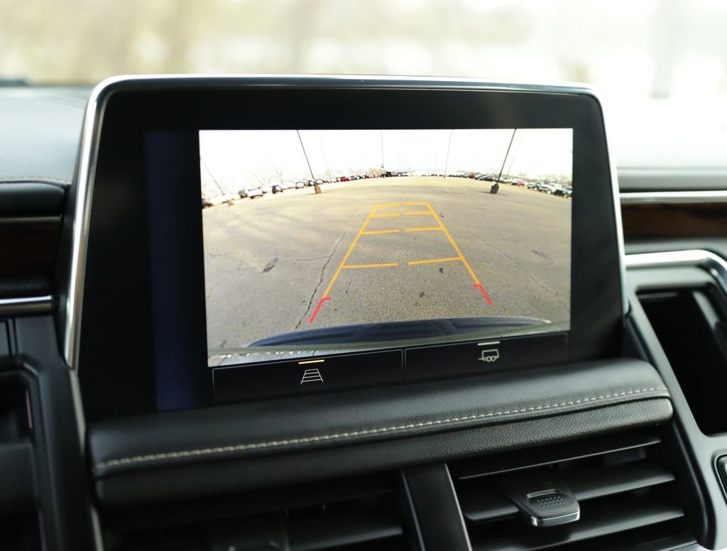 Used 2023 Chevrolet Suburban Premier RWD image 16