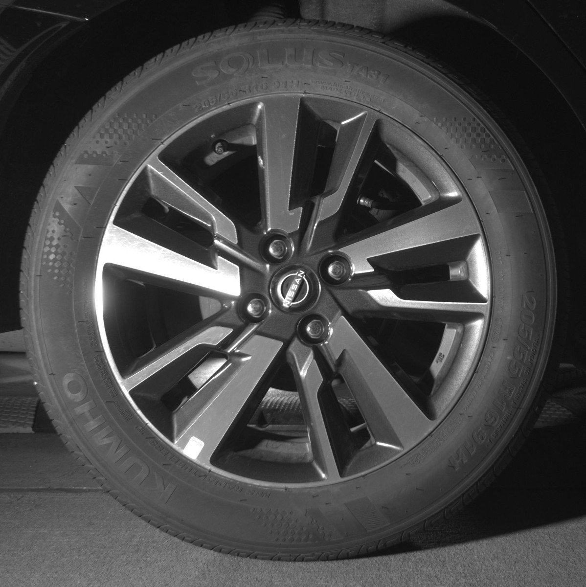 Used 2025 Nissan Versa SV FWD image 15