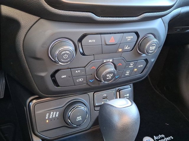 Certified 2022 Jeep Renegade Limited image 18