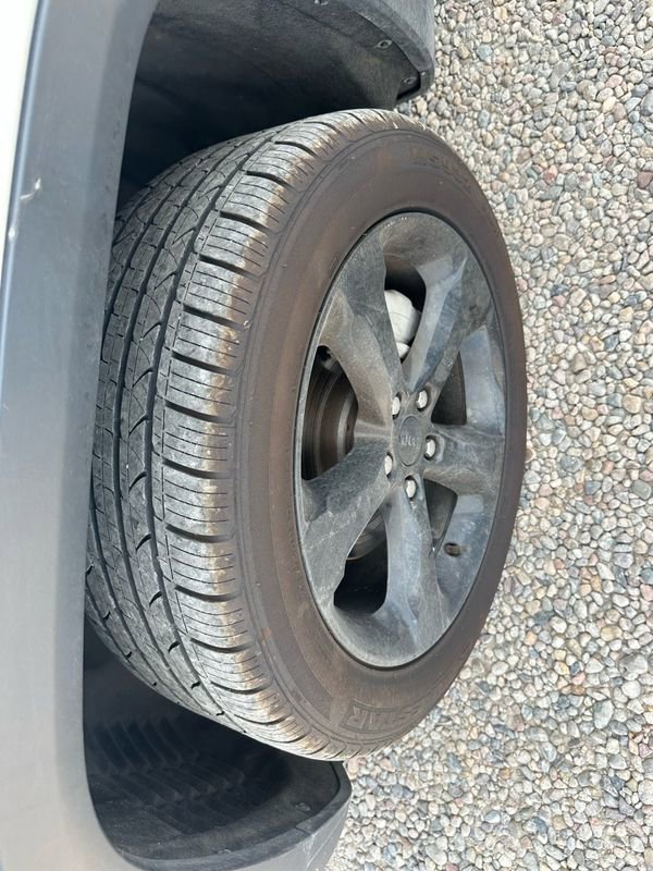 Used 2023 Jeep Grand Cherokee Limited w/ Black Appearance Package image 43