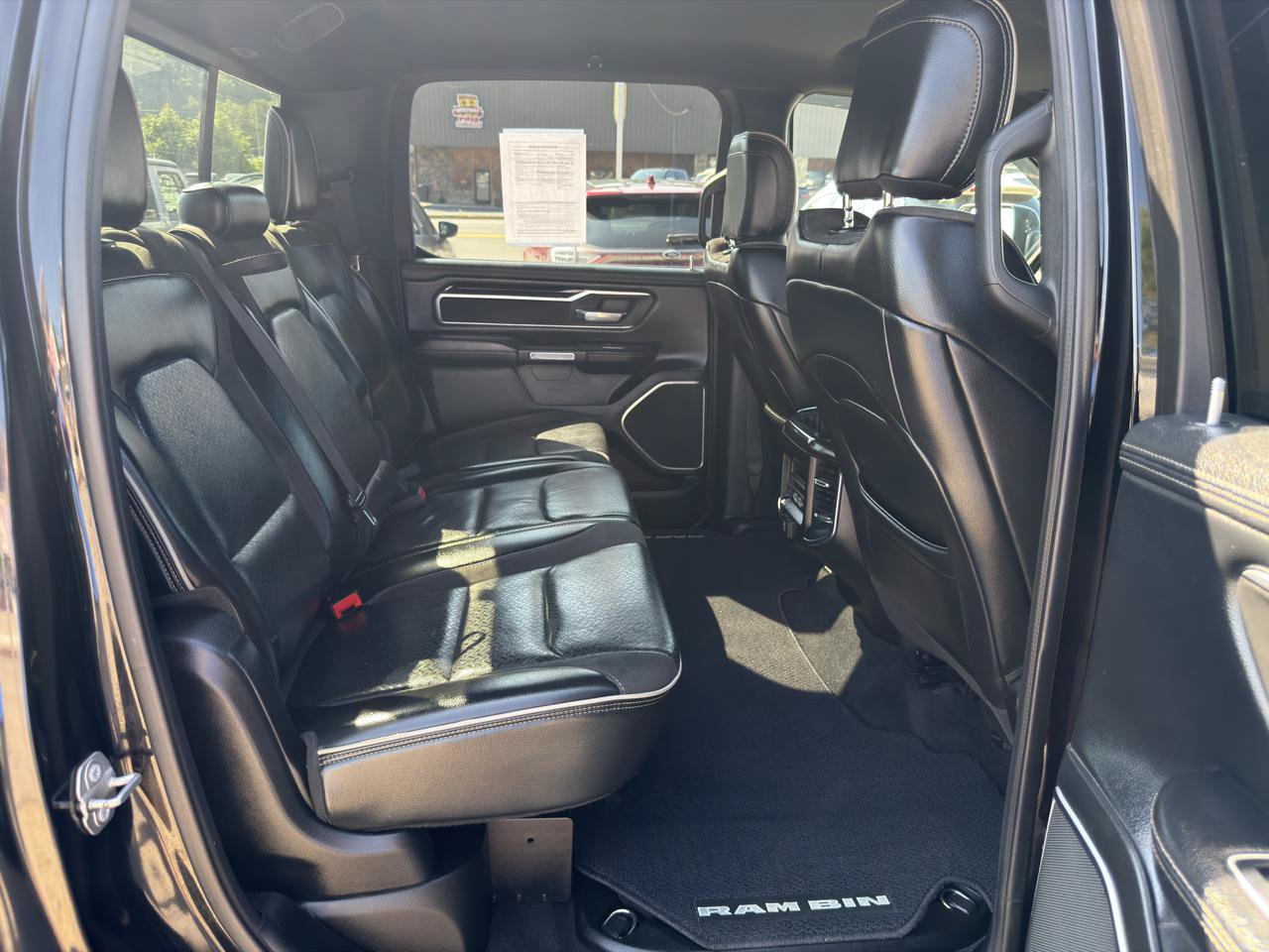 Used 2019 RAM 1500 Laramie AWD/4WD image 32