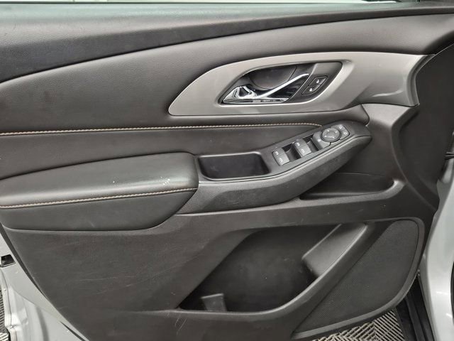 Used 2018 Chevrolet Traverse LT image 17