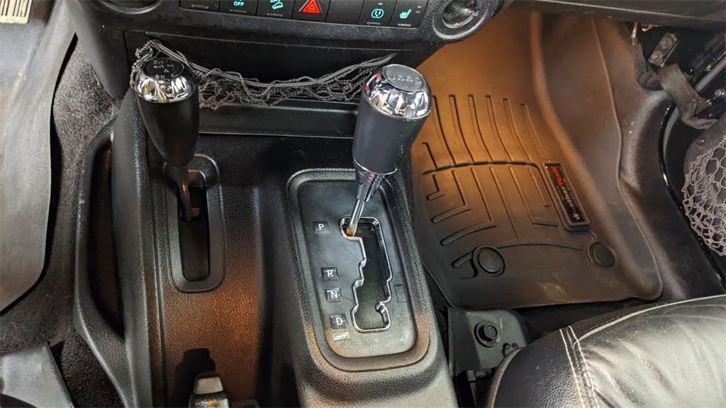 Used 2014 Jeep Wrangler Unlimited Rubicon w/ Connectivity Group image 27