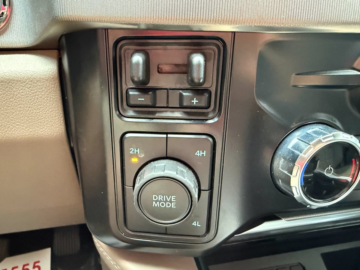 Used 2026 Ford F250 Platinum w/ Platinum Plus Package AWD/4WD image 34