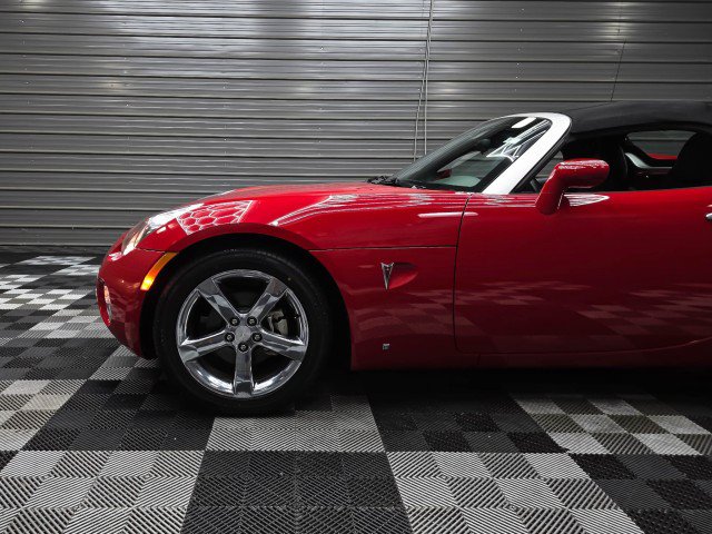 Used 2006 Pontiac Solstice Convertible w/ Premium Package RWD image 28