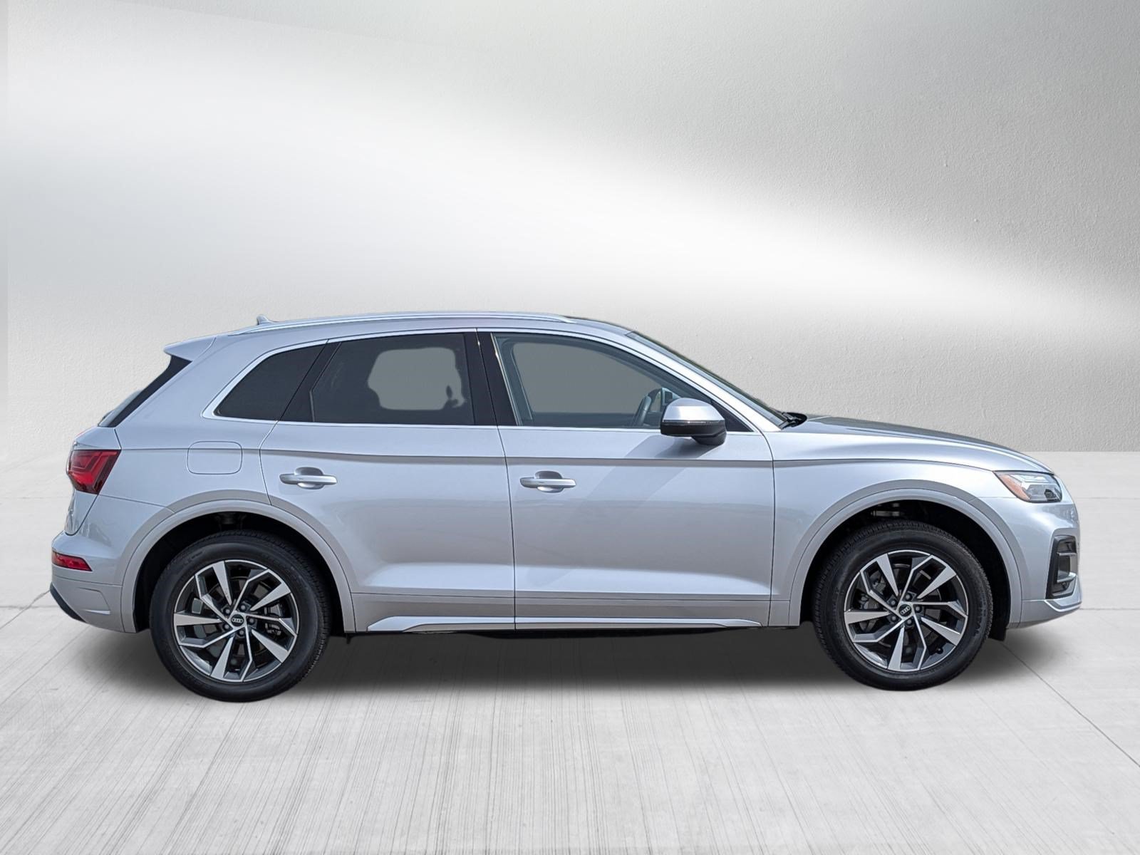 Used 2021 Audi Q5 2.0T Premium Plus w/ Premium Plus Package AWD/4WD image 8