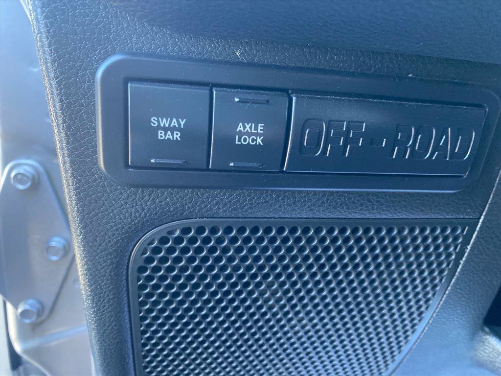Used 2018 Jeep Wrangler Unlimited Rubicon w/ Connectivity Group AWD/4WD image 21